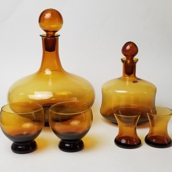 Meet your Posher, Shelley - Fussbudget Vintage - Picture 3 of 8